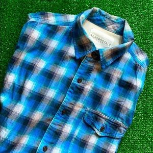 Aeropostale shirt with buttons and a pocket